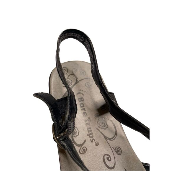 Bare Traps Jovial Wedge Slingback Sandals Leather Strap Medallion Detail 6.5M - Picture 11 of 16